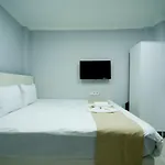 Palace 3*