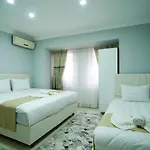 Palace 3*