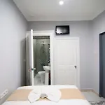 Palace 3*