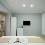 Palace 3*