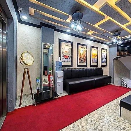 Palace Hotell 3*