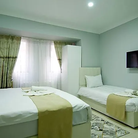 Palace Hotell 3*
