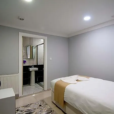 Hotell Palace 3*